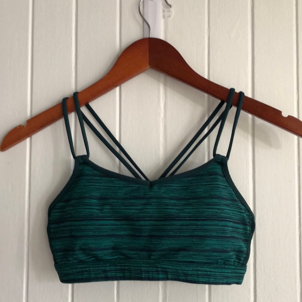 Lululemon size 4 sports bra